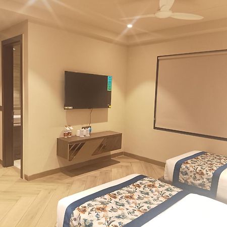 Hotel Cullinan By Qotel Janakpuri Delhi  Dış mekan fotoğraf