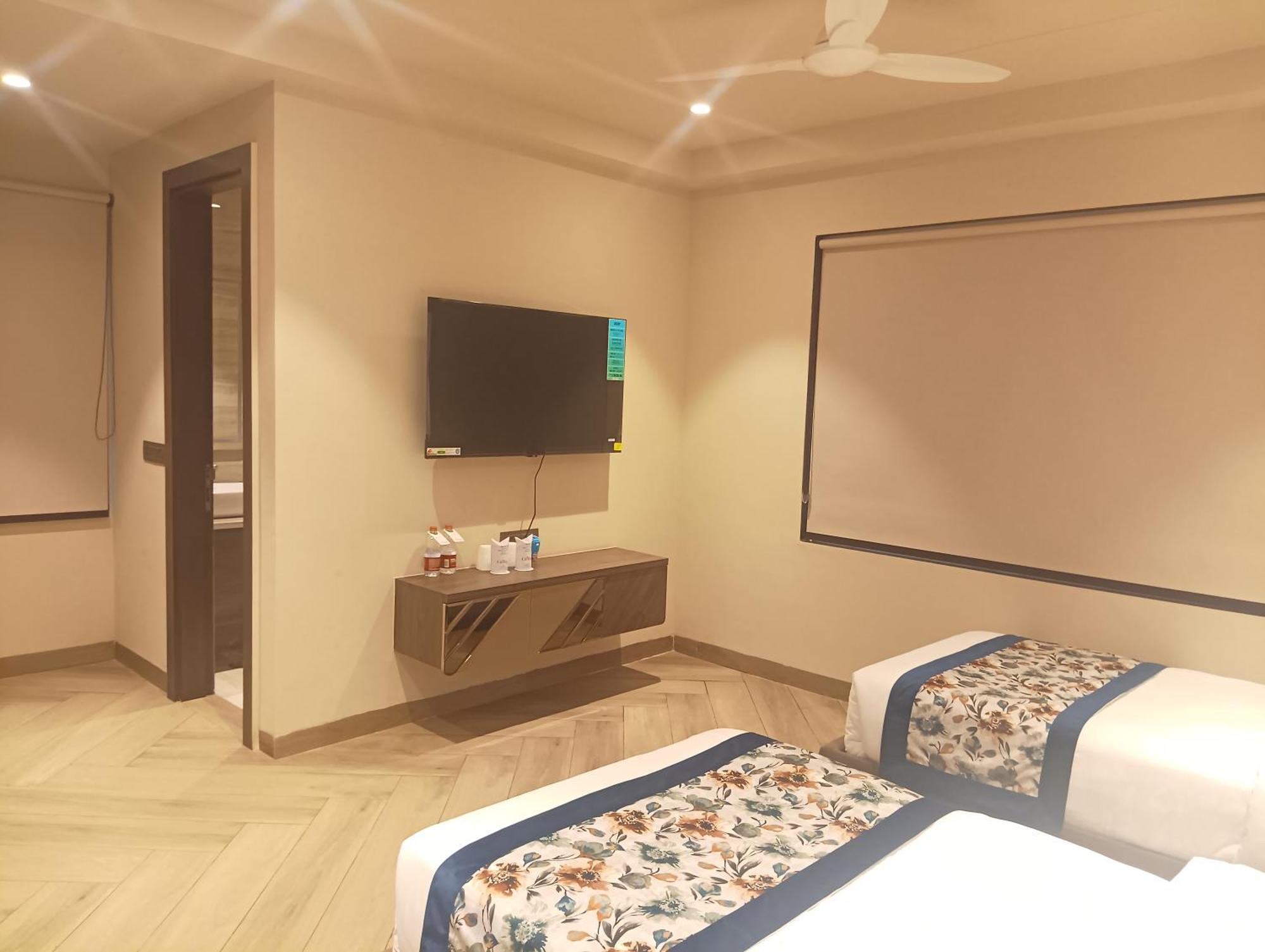 Hotel Cullinan By Qotel Janakpuri Delhi  Dış mekan fotoğraf