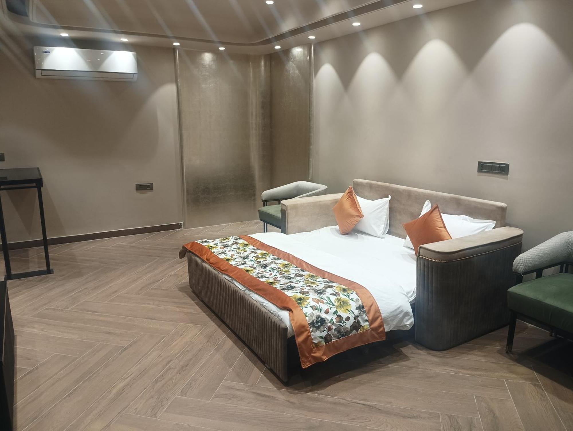 Hotel Cullinan By Qotel Janakpuri Delhi  Dış mekan fotoğraf
