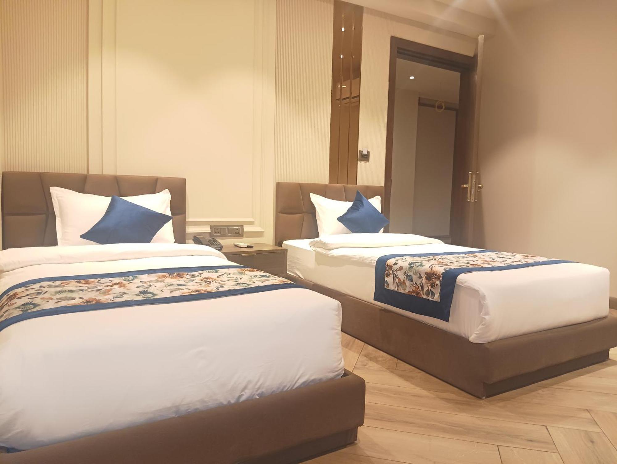 Hotel Cullinan By Qotel Janakpuri Delhi  Dış mekan fotoğraf