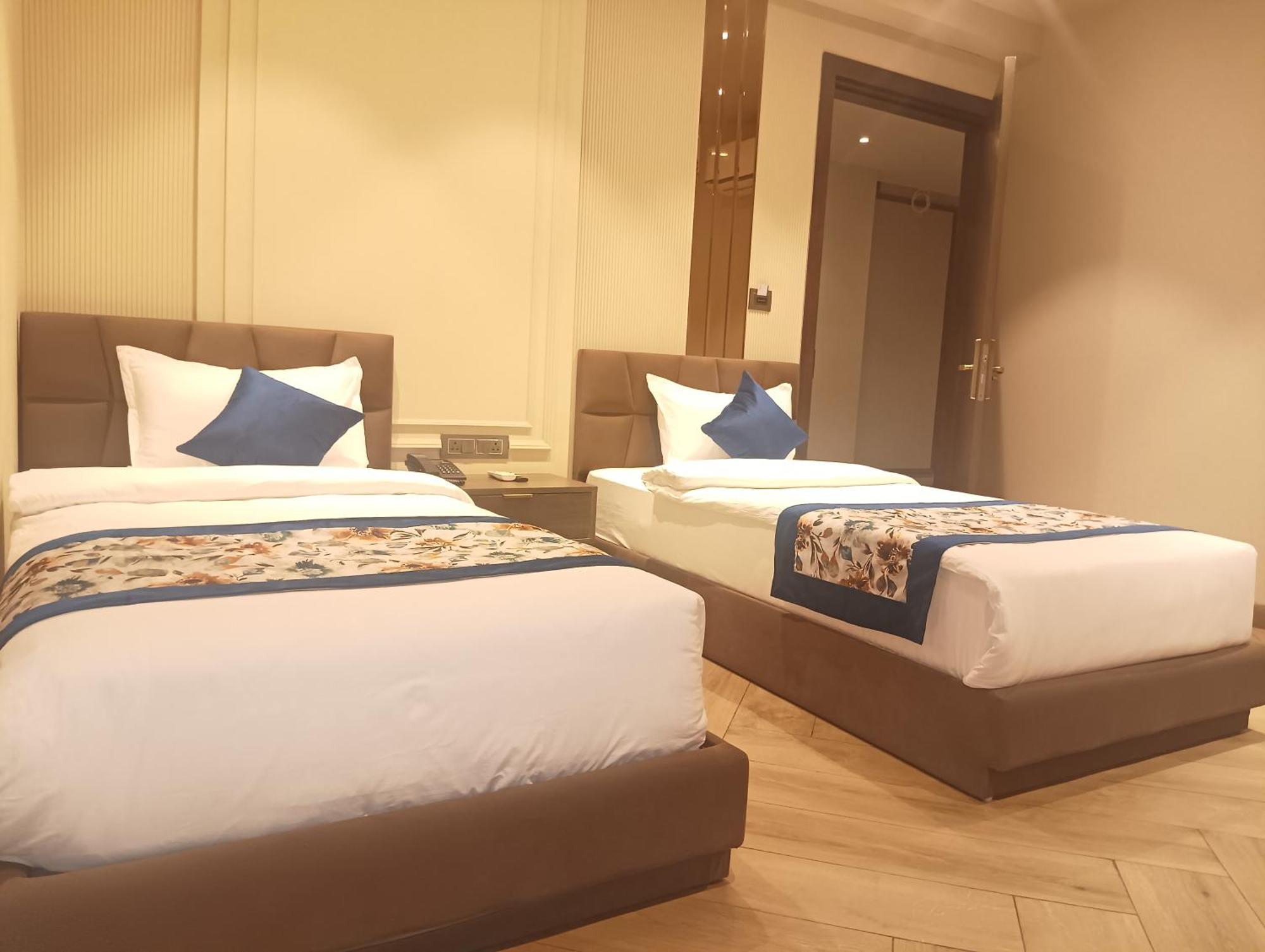 Hotel Cullinan By Qotel Janakpuri Delhi  Dış mekan fotoğraf