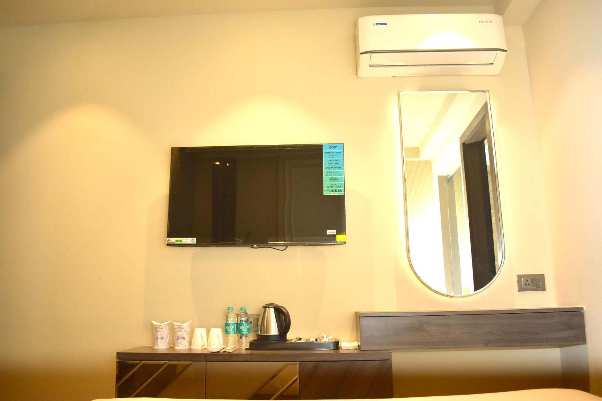 Hotel Cullinan By Qotel Janakpuri Delhi  Dış mekan fotoğraf