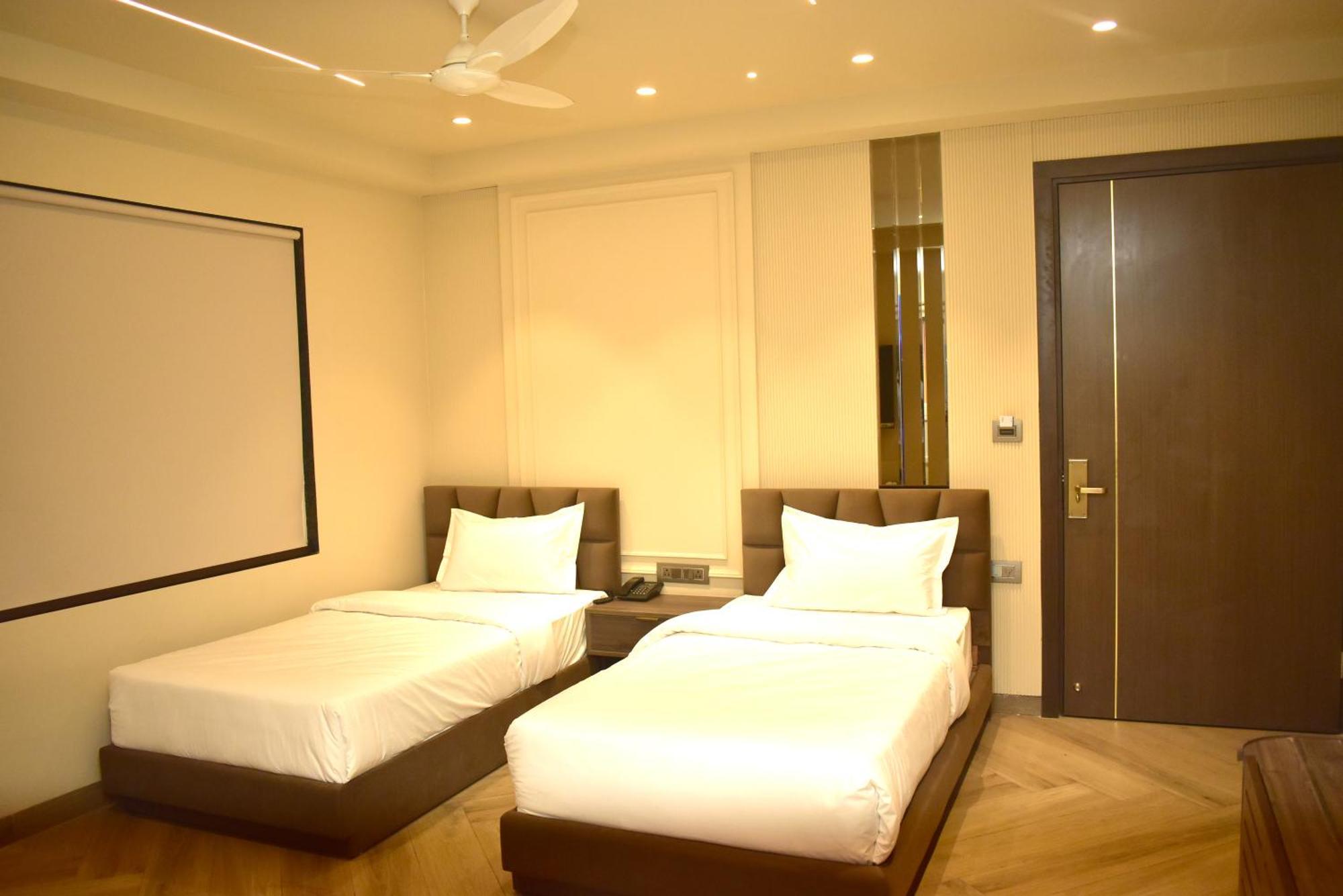 Hotel Cullinan By Qotel Janakpuri Delhi  Dış mekan fotoğraf