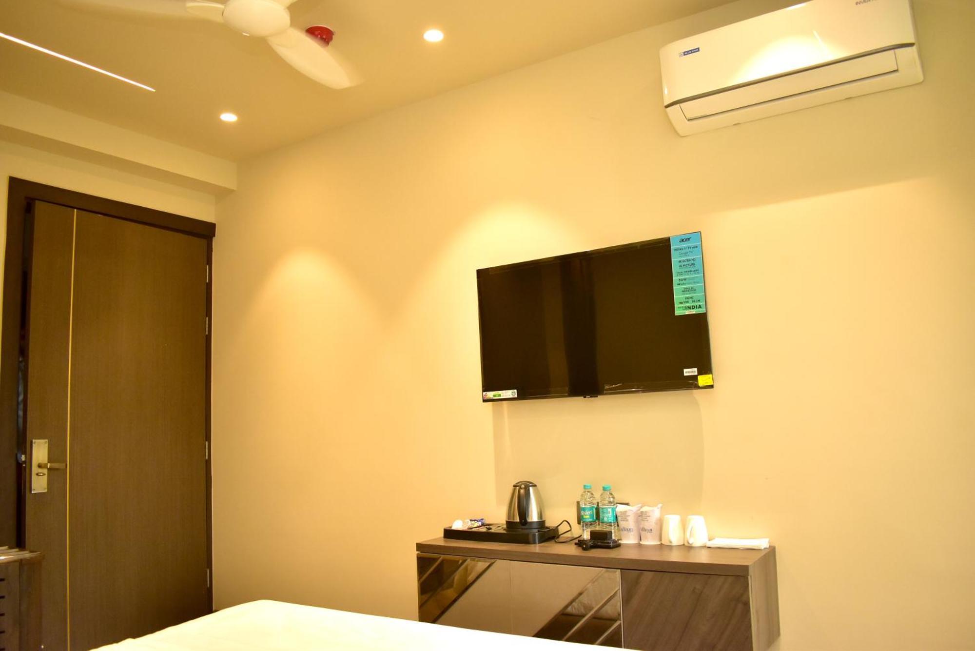 Hotel Cullinan By Qotel Janakpuri Delhi  Dış mekan fotoğraf