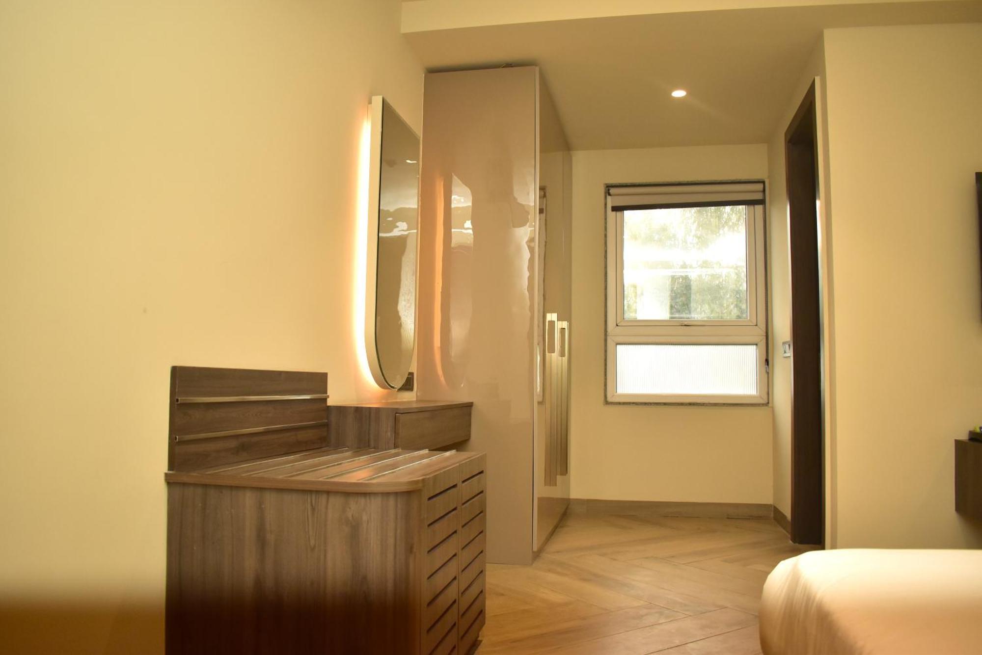 Hotel Cullinan By Qotel Janakpuri Delhi  Dış mekan fotoğraf