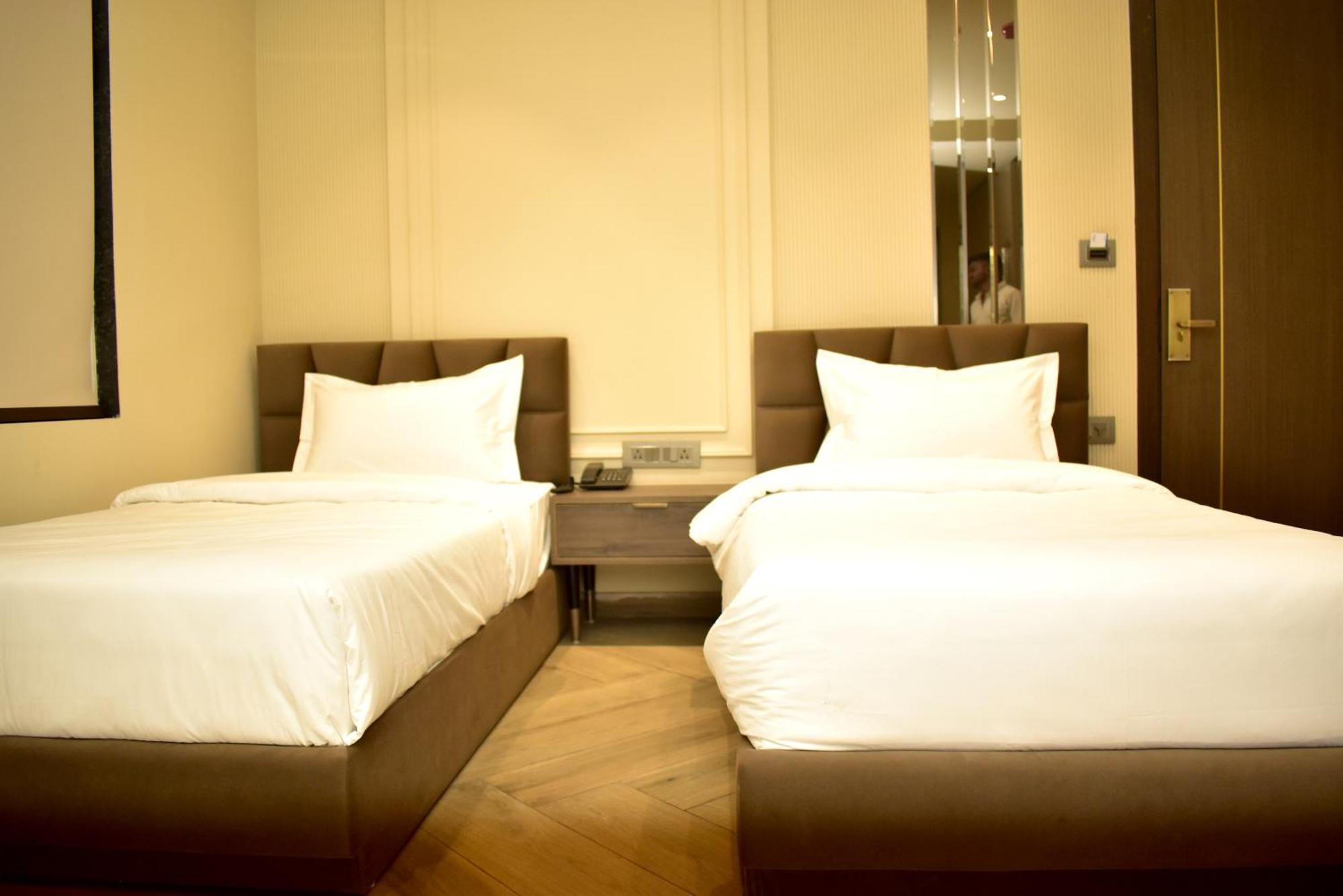 Hotel Cullinan By Qotel Janakpuri Delhi  Dış mekan fotoğraf