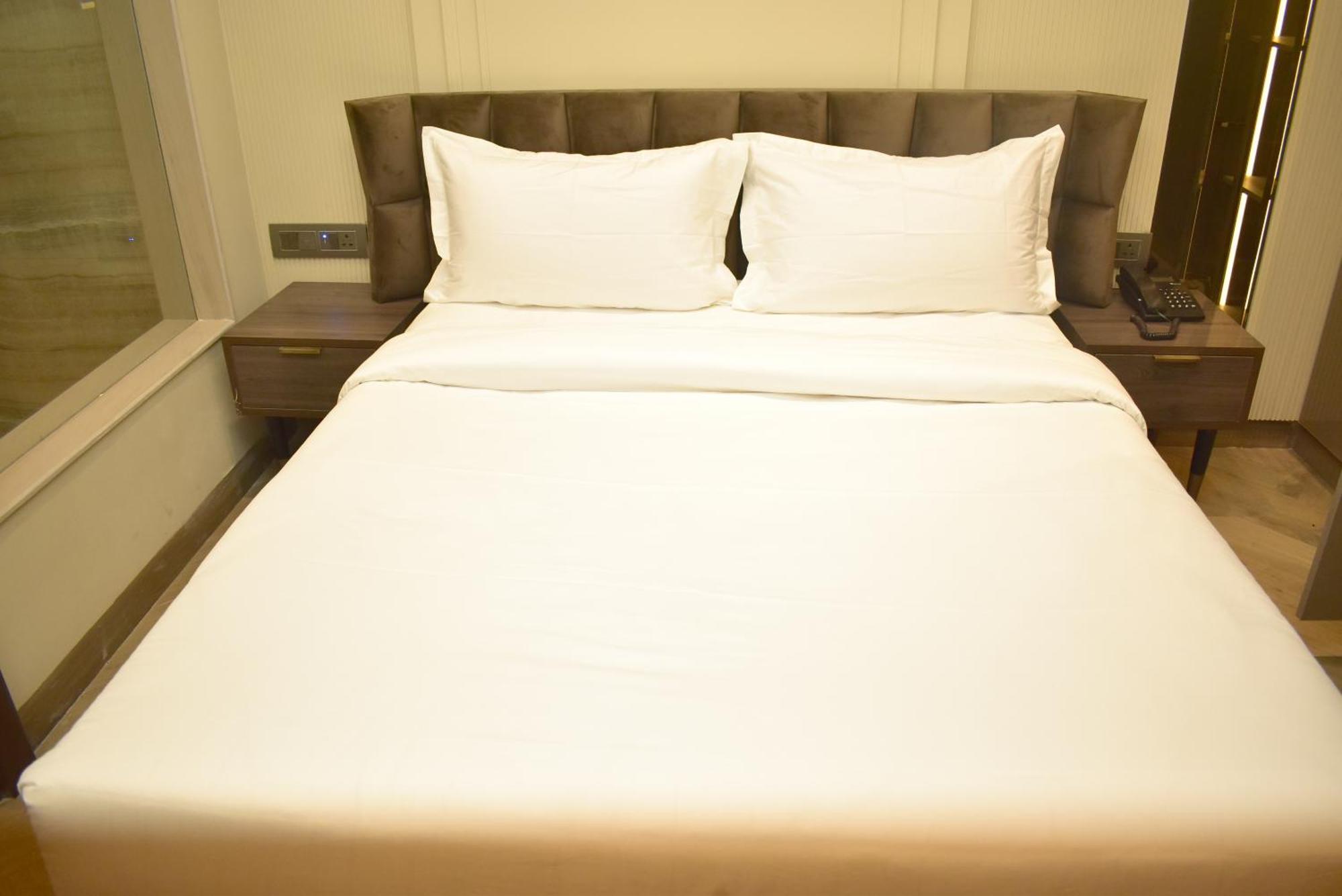Hotel Cullinan By Qotel Janakpuri Delhi  Dış mekan fotoğraf
