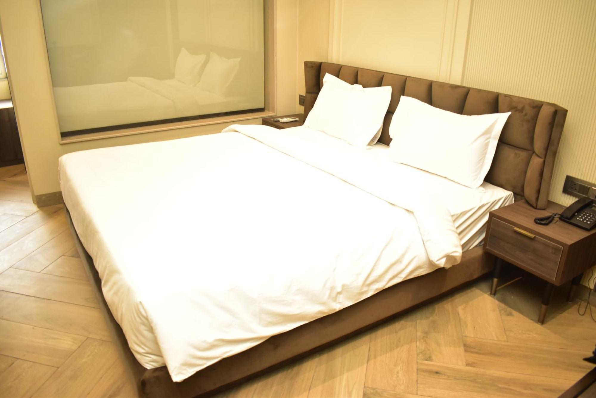 Hotel Cullinan By Qotel Janakpuri Delhi  Dış mekan fotoğraf